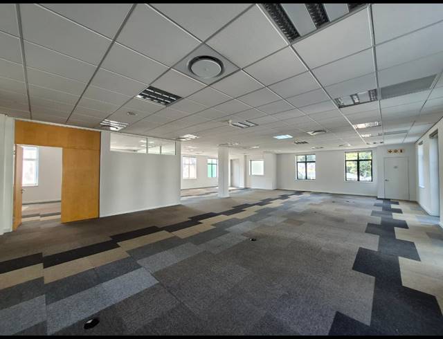 1,528M² OFFICE TO LET IN ILLOVO